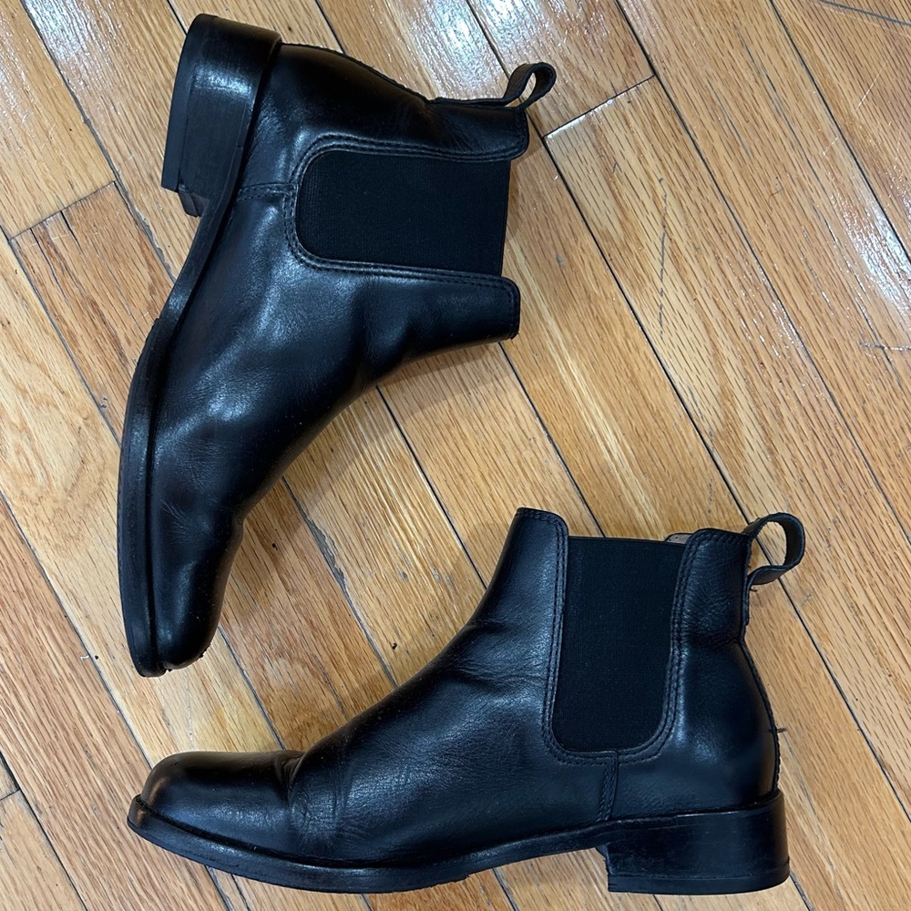 *SOLD* Madewell Chelsea Booties Black Size 7.5 Genuine Leather Fall Winter